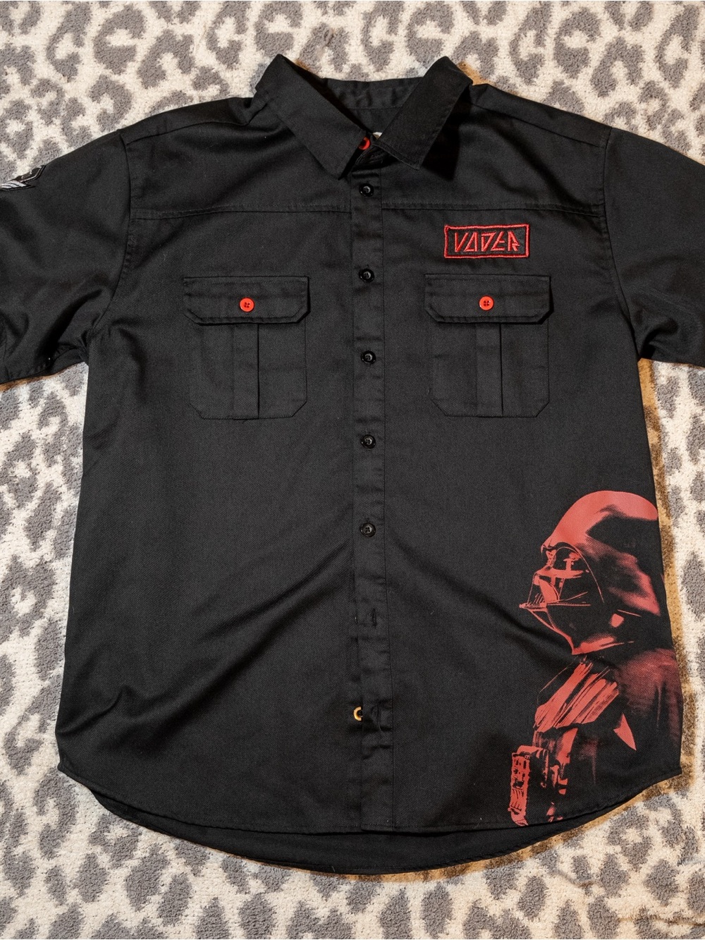 Star Wars Black Short-Sleeve Button-Up Shirt with Red Graphic Darth Vader XL